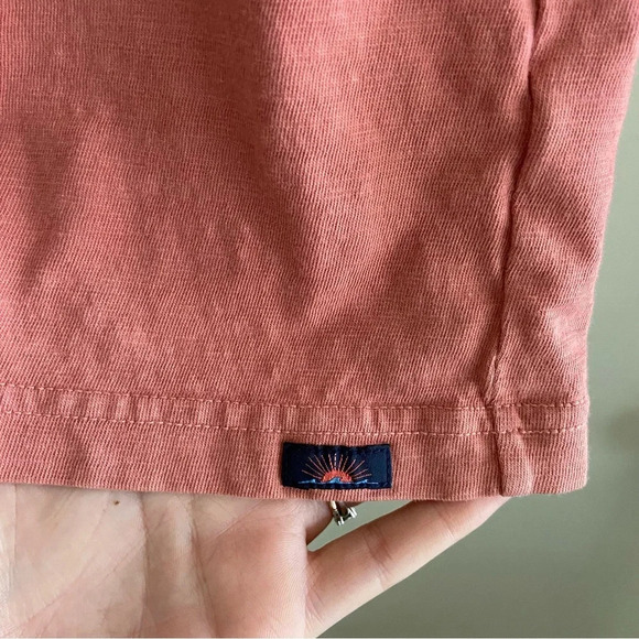 Faherty men’s sunwashed organic cotton pocket t-shirt - Picture 4 of 6